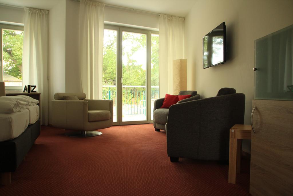 Hotel Lindenstrasse Neuenhagen bei Berlin Luaran gambar